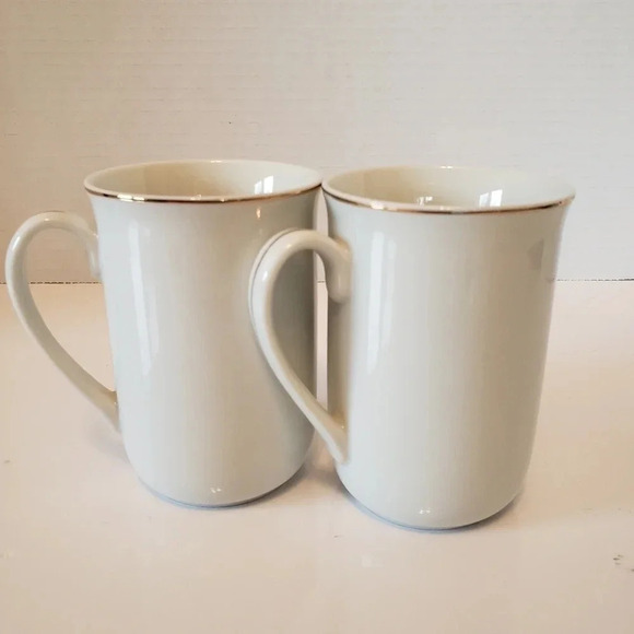 Vintage Norman Rockwell set of  2 Coffee Cups. - Picture 3 of 12